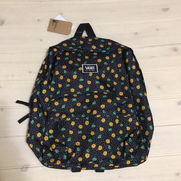 Vans Handbags - Vans off the wall backpack 🎒 NWT